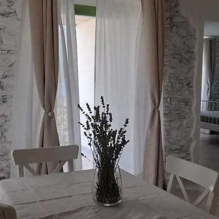 Ape Bianca - Lavanda Apartman
